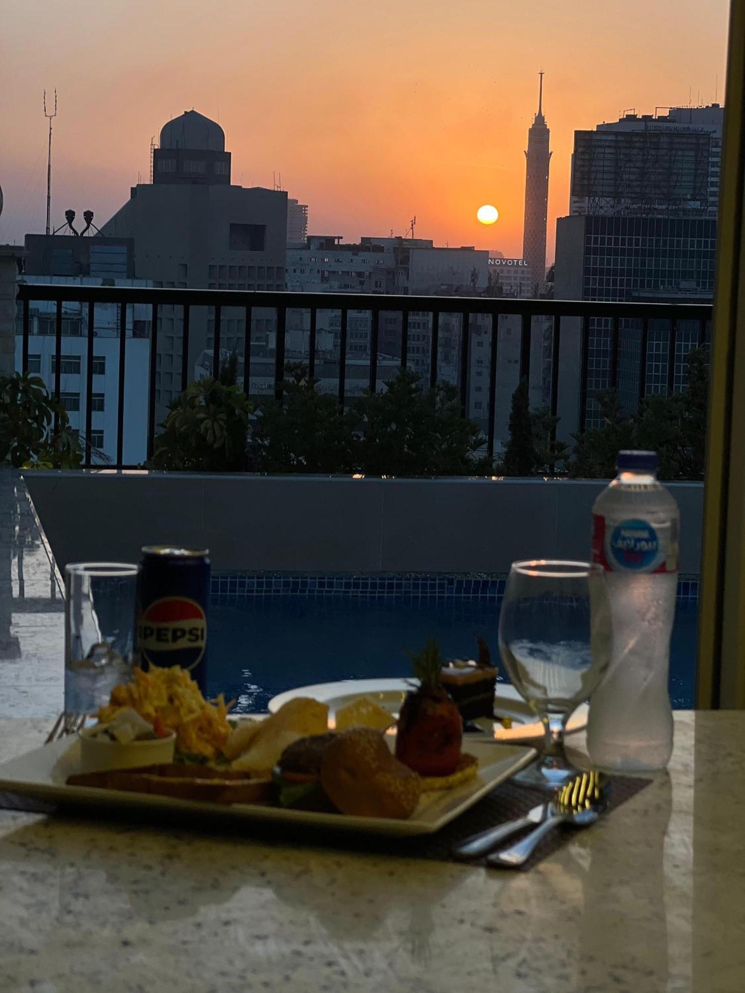 Mar Charbel Hotel Кайро Екстериор снимка