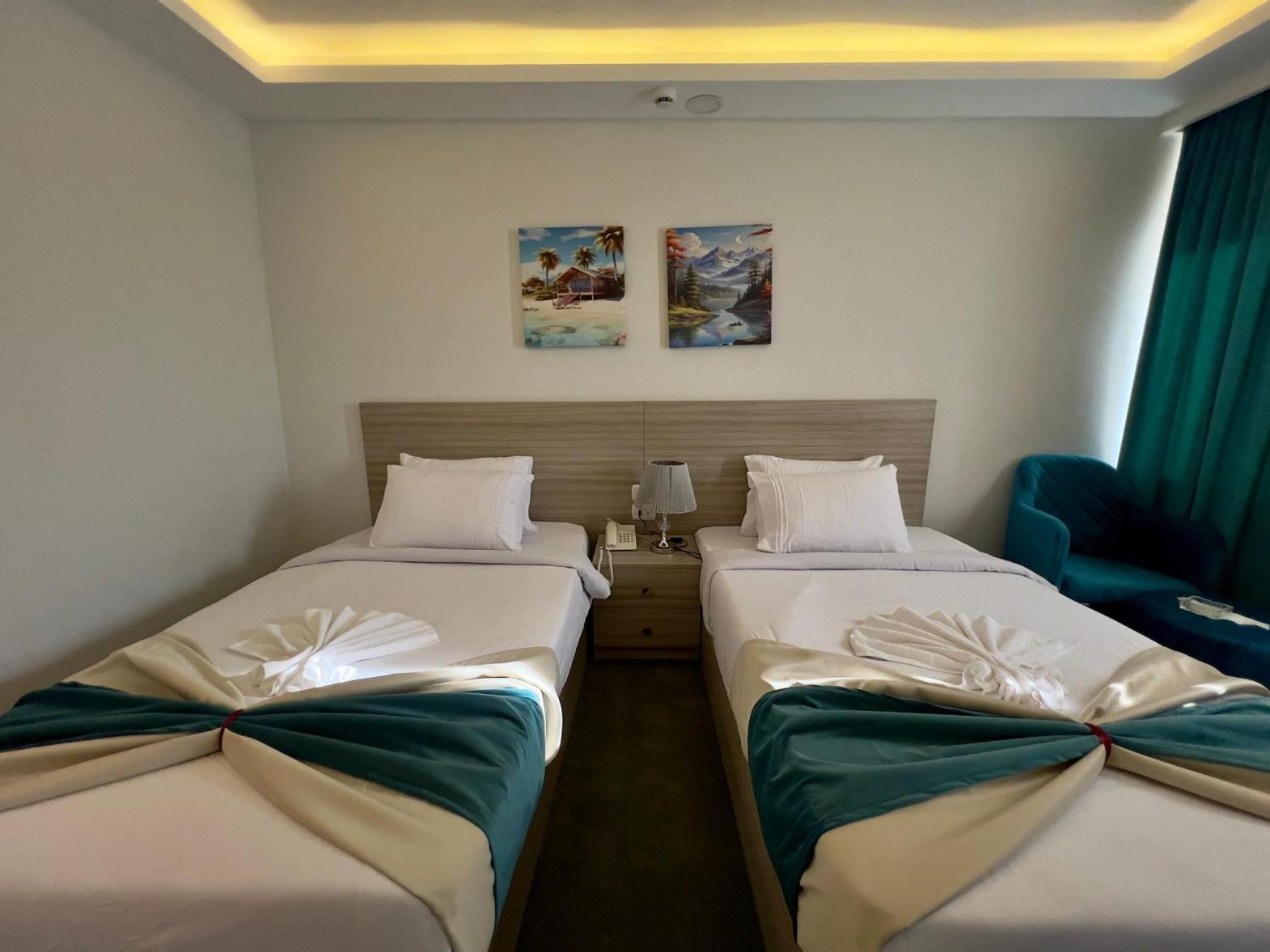 Mar Charbel Hotel Кайро Екстериор снимка