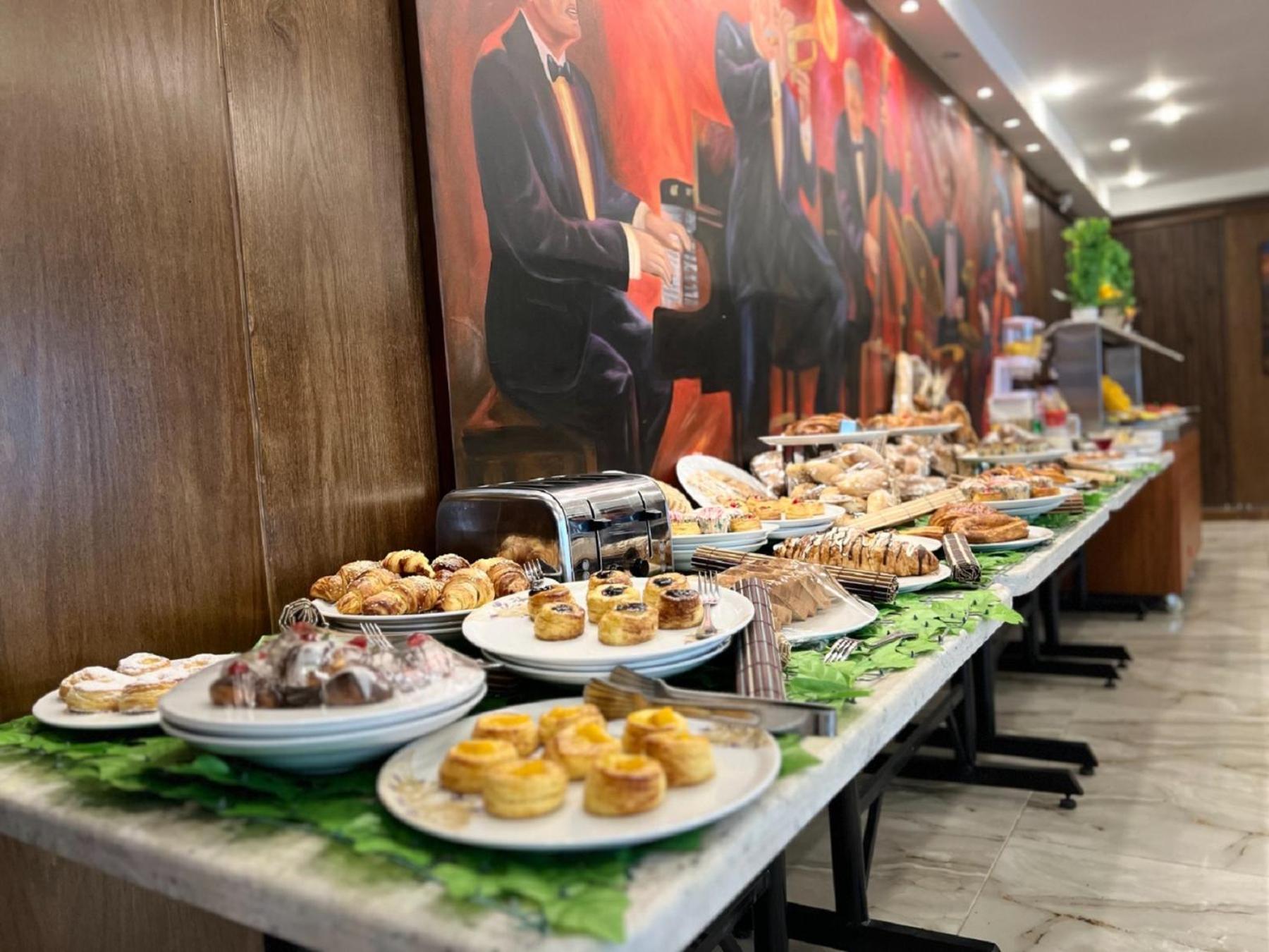Mar Charbel Hotel Кайро Екстериор снимка