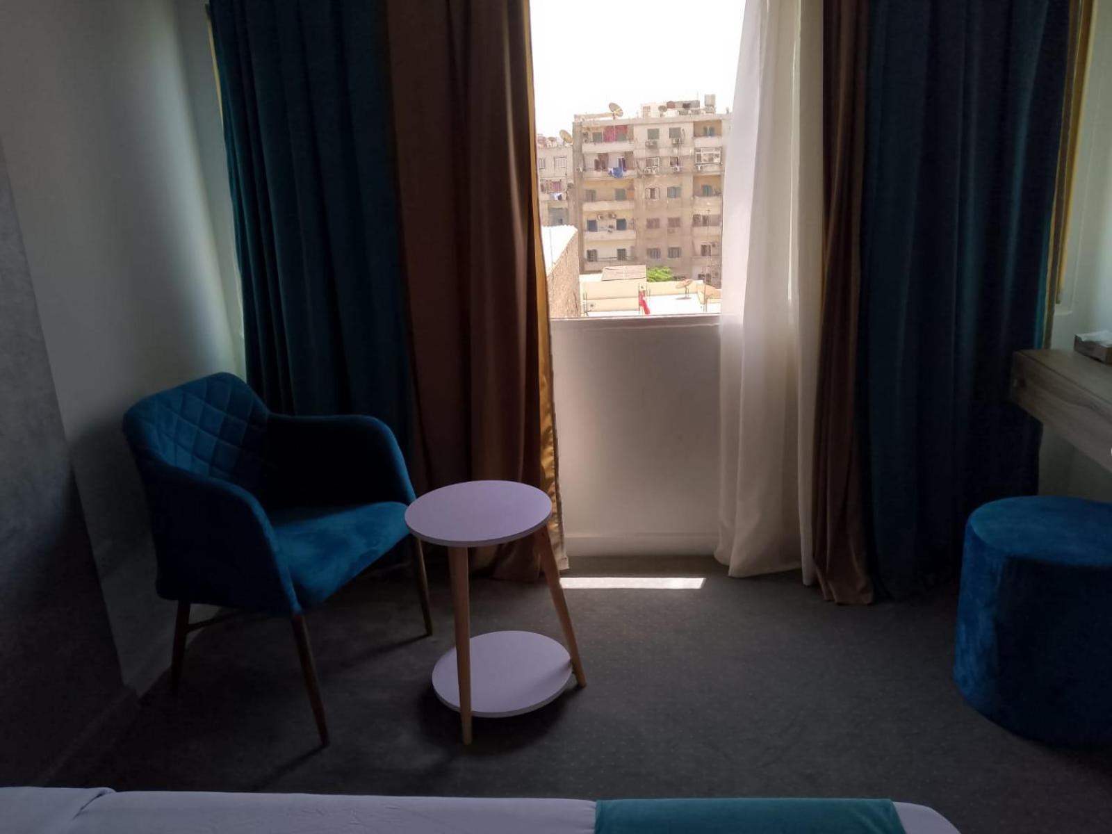 Mar Charbel Hotel Кайро Екстериор снимка