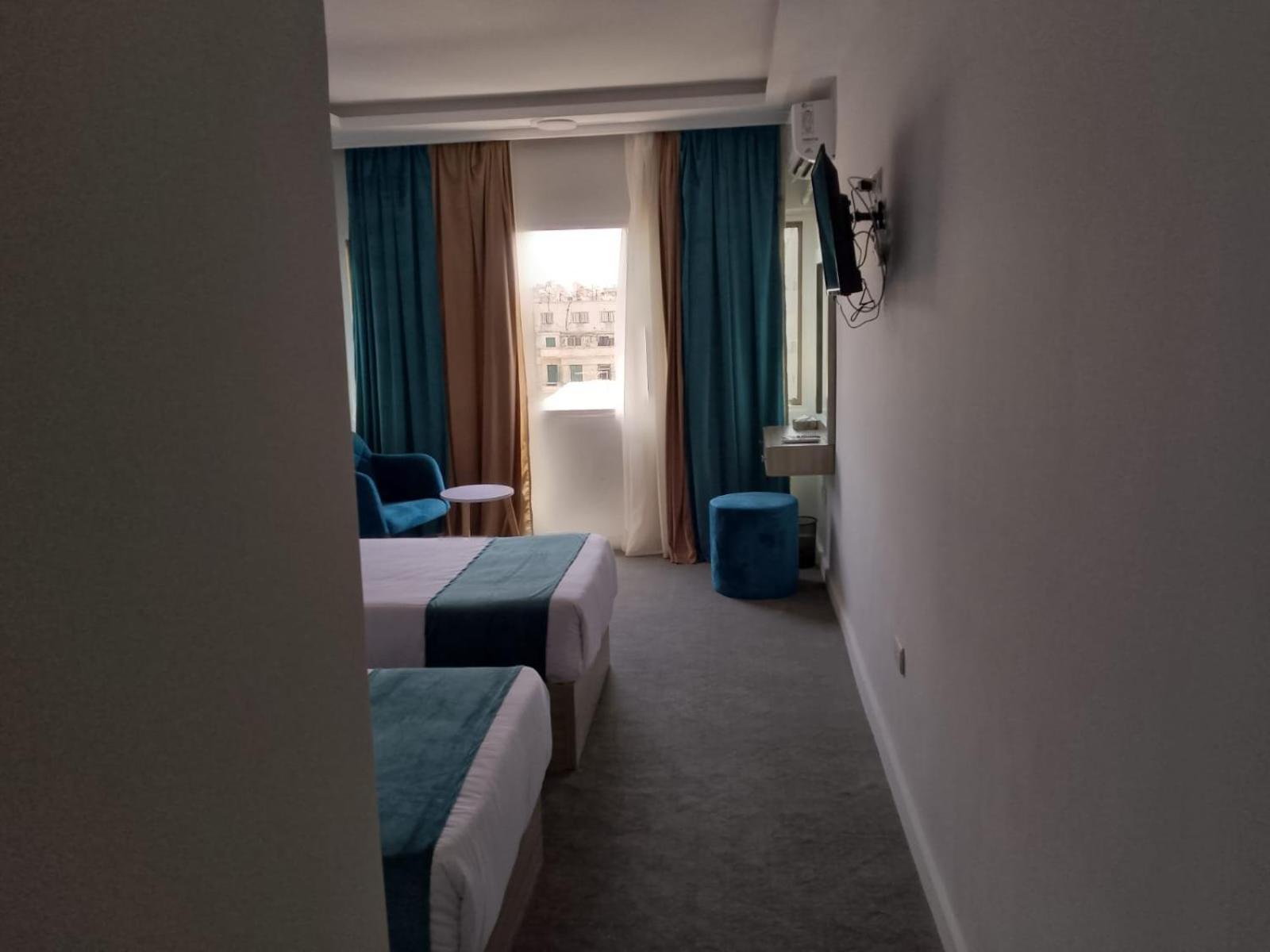 Mar Charbel Hotel Кайро Екстериор снимка