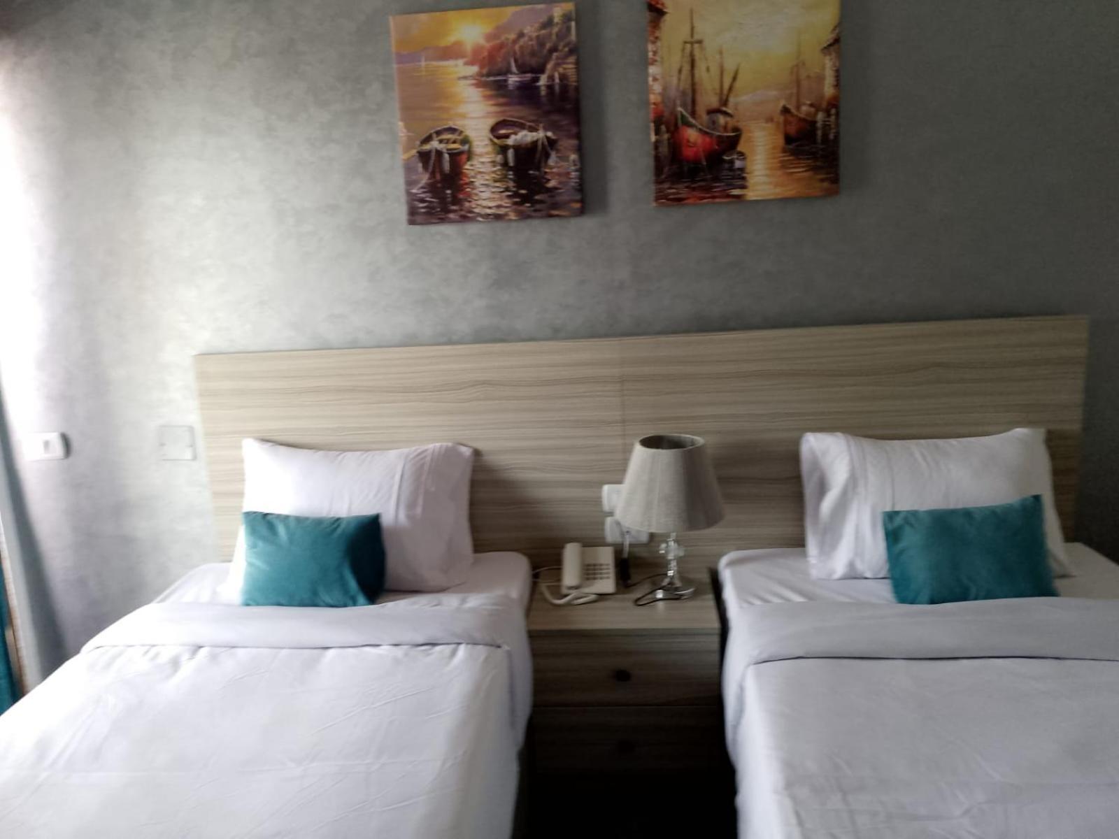 Mar Charbel Hotel Кайро Екстериор снимка