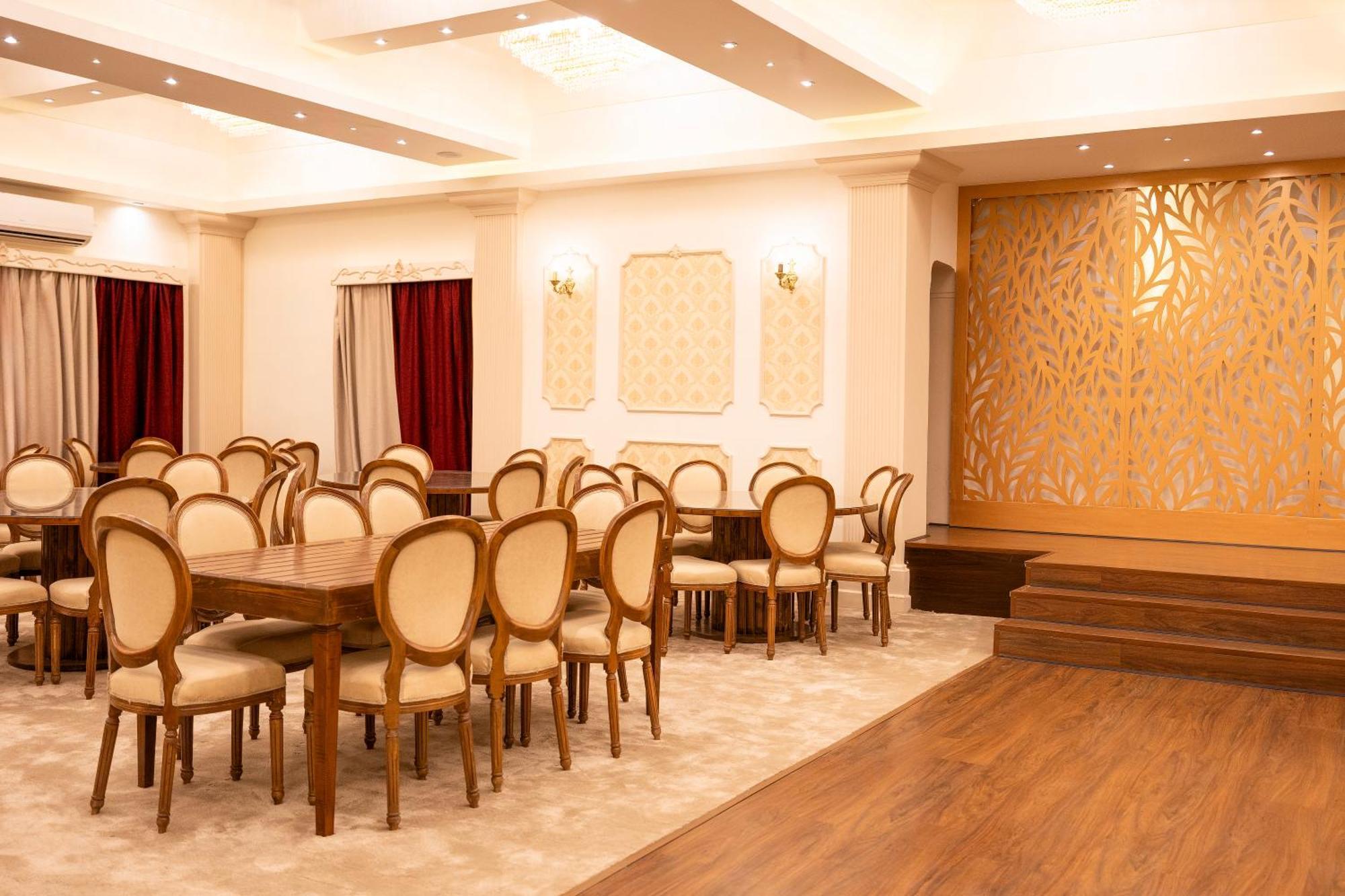 Mar Charbel Hotel Кайро Екстериор снимка