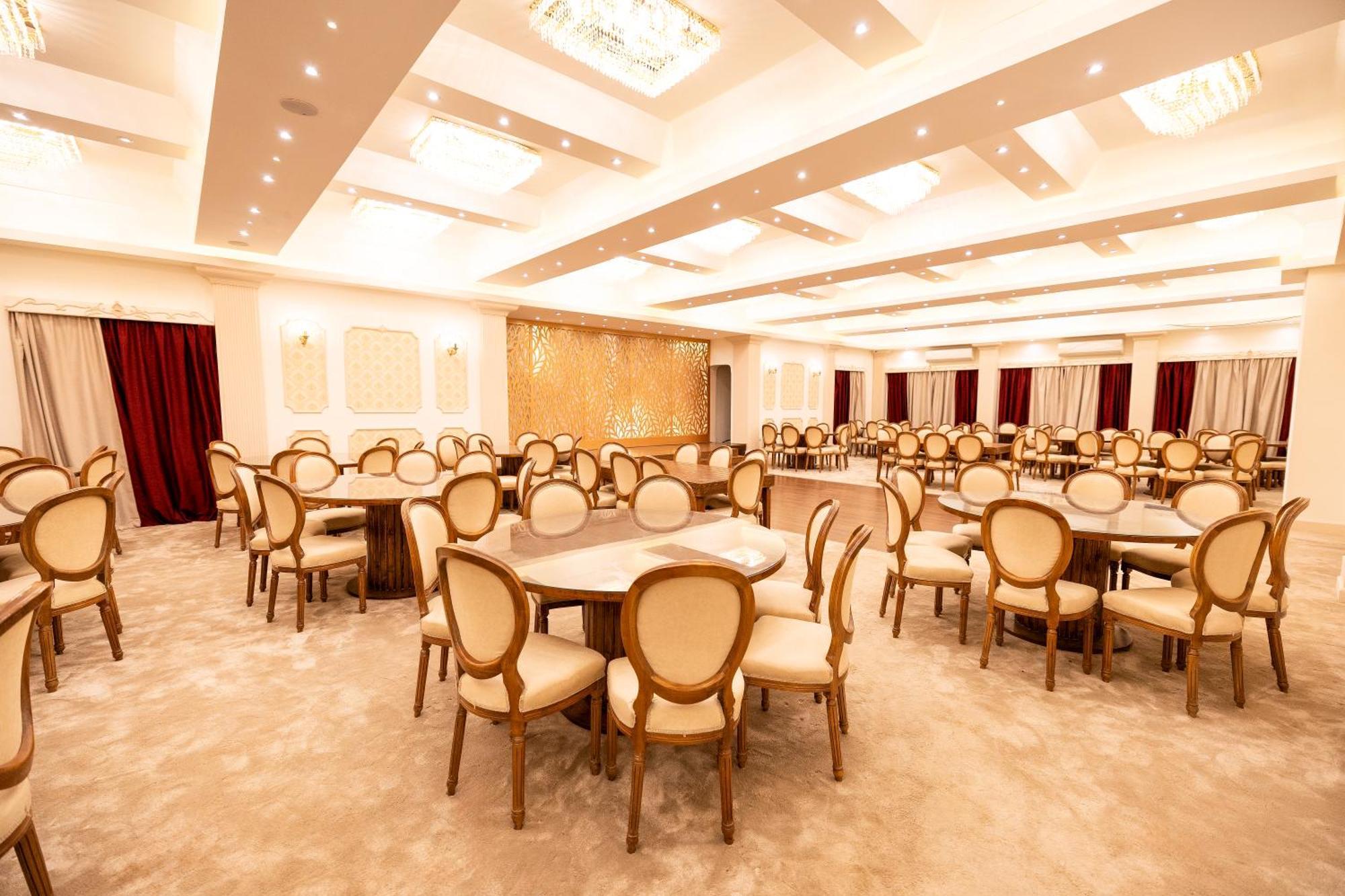 Mar Charbel Hotel Кайро Екстериор снимка