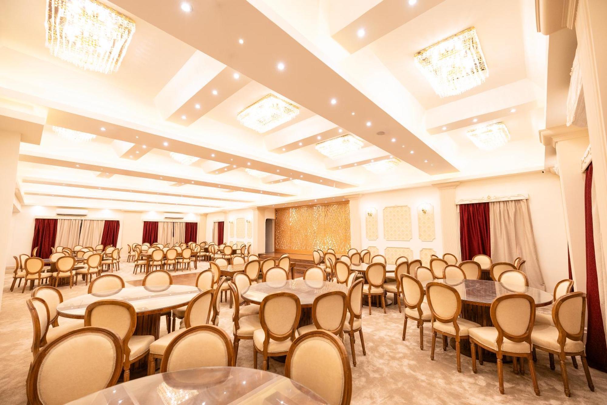 Mar Charbel Hotel Кайро Екстериор снимка