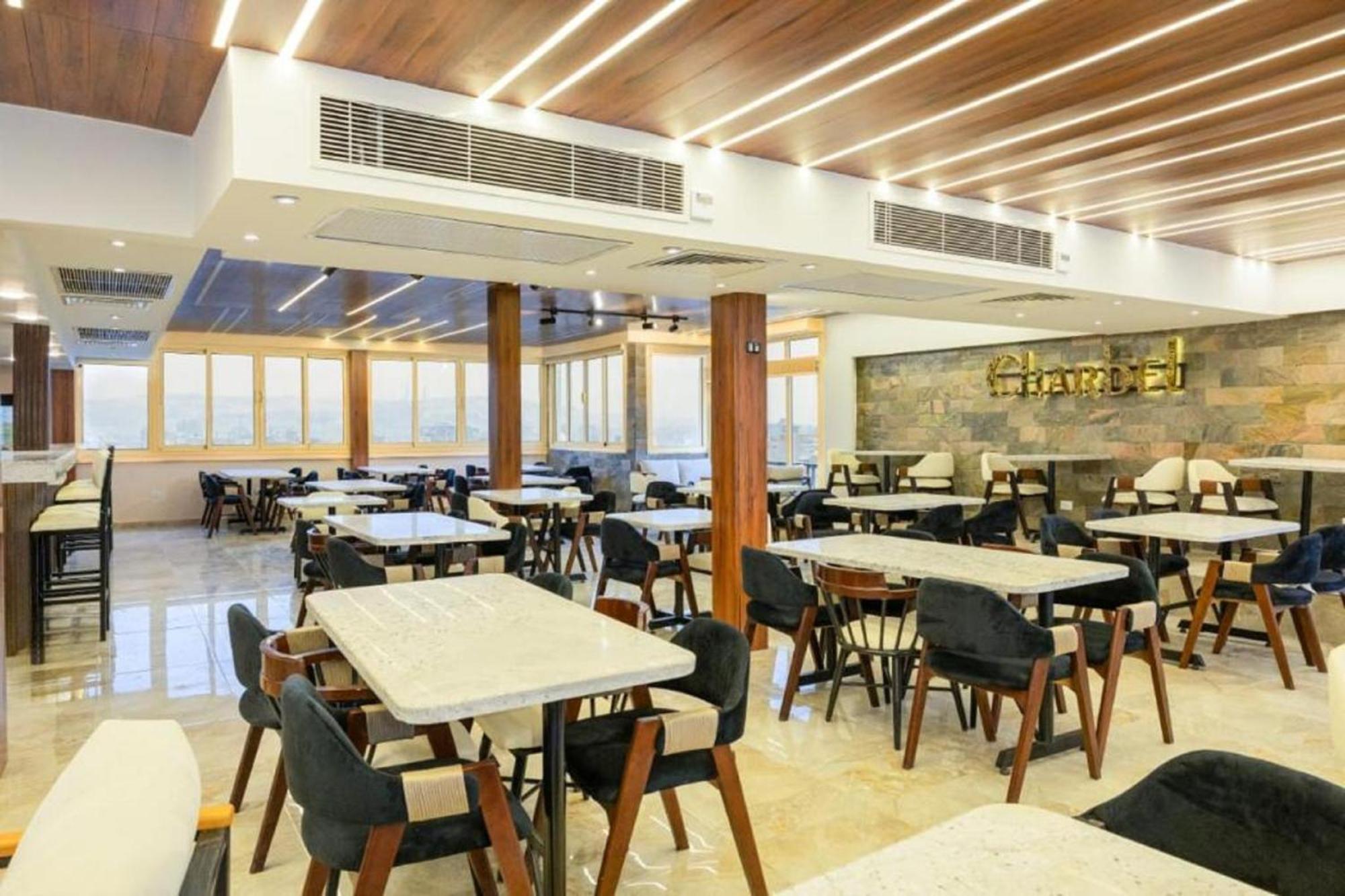 Mar Charbel Hotel Кайро Екстериор снимка