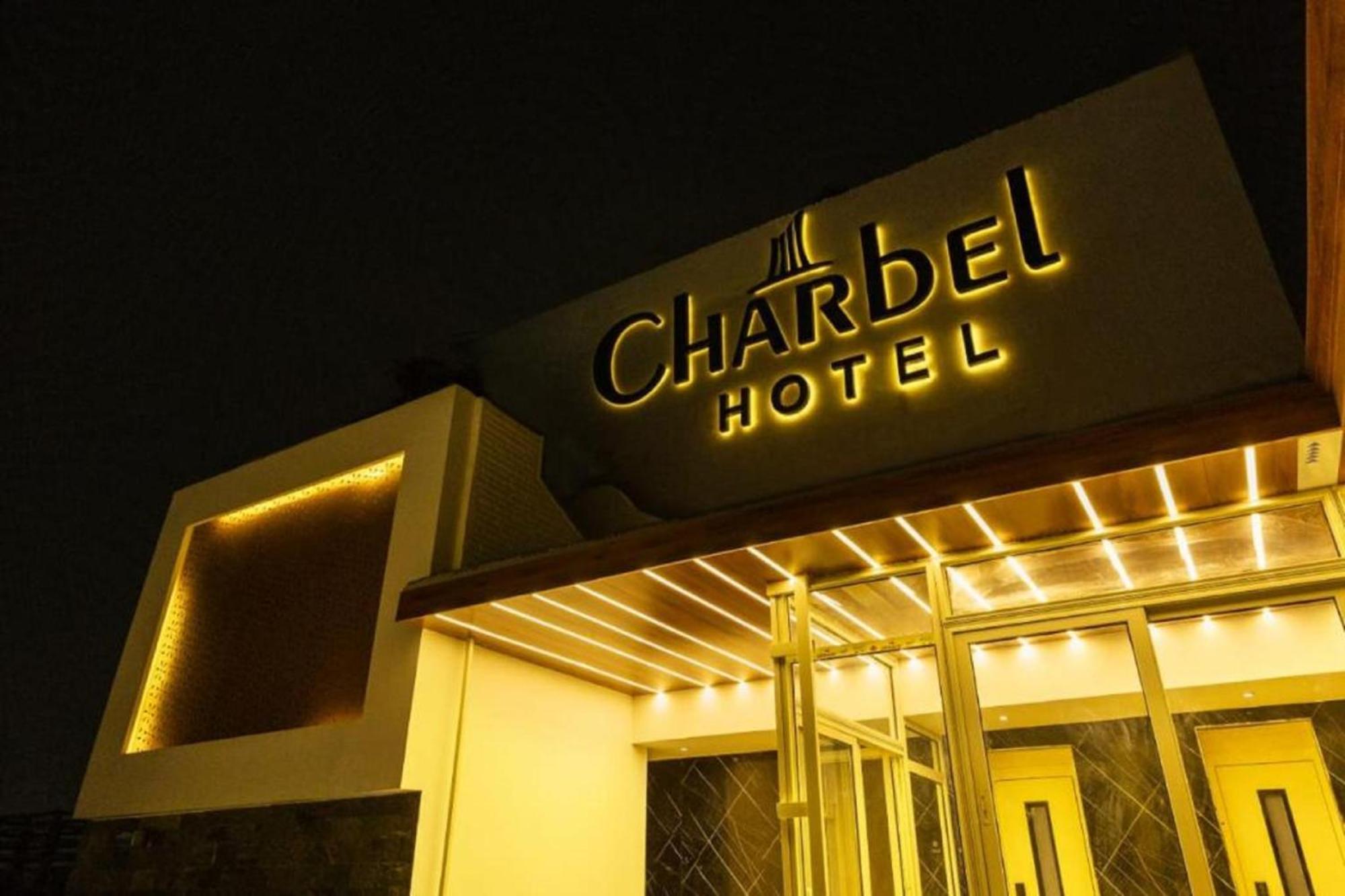 Mar Charbel Hotel Кайро Екстериор снимка