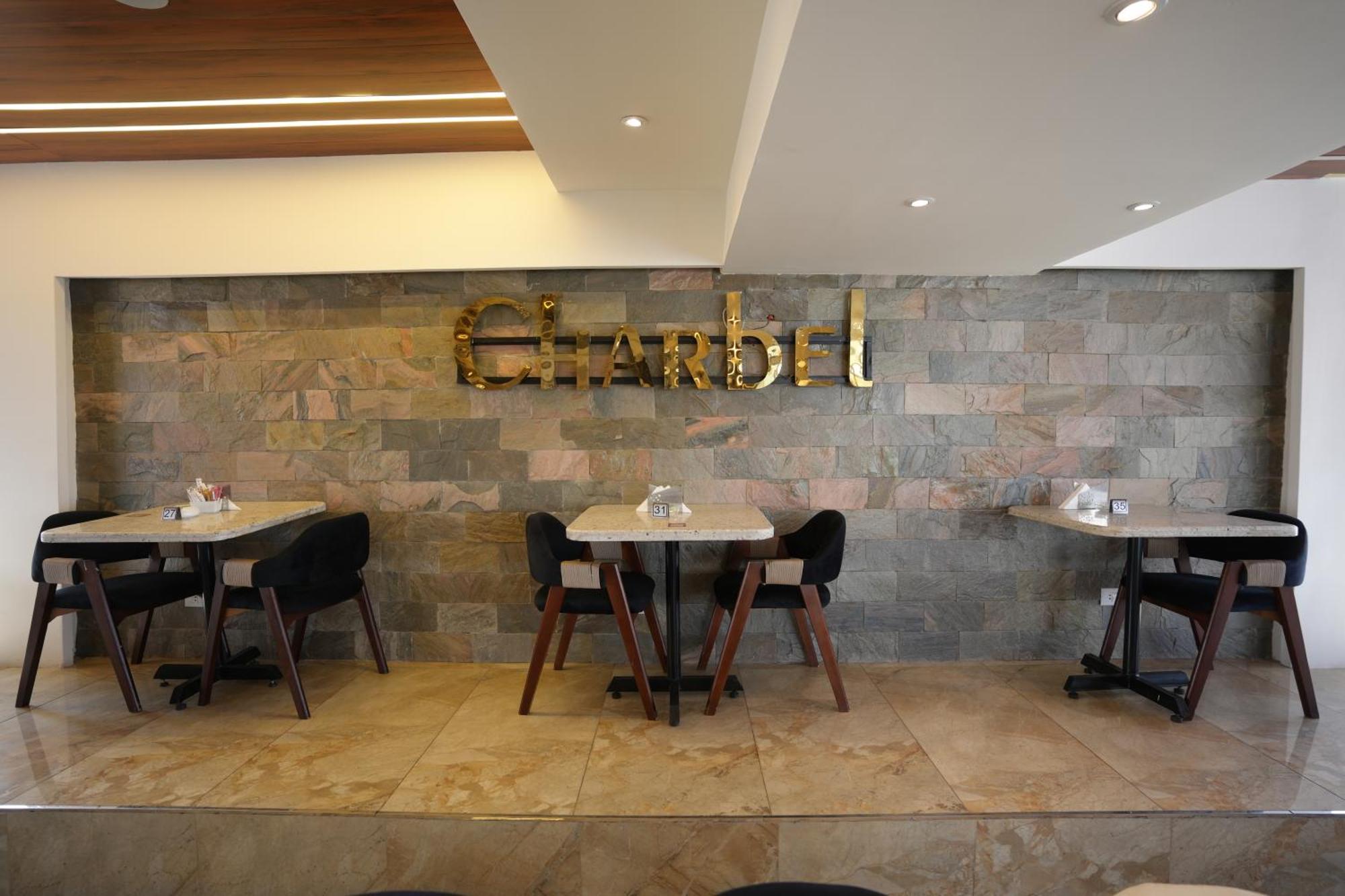 Mar Charbel Hotel Кайро Екстериор снимка