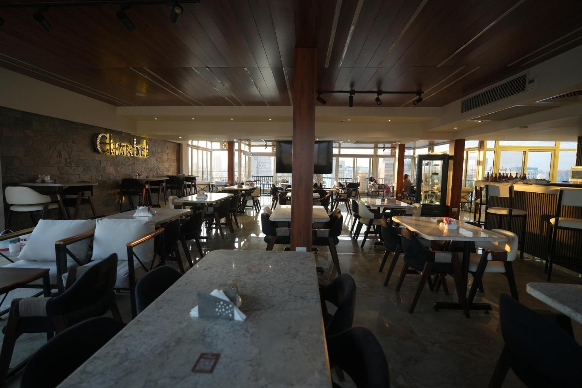 Mar Charbel Hotel Кайро Екстериор снимка